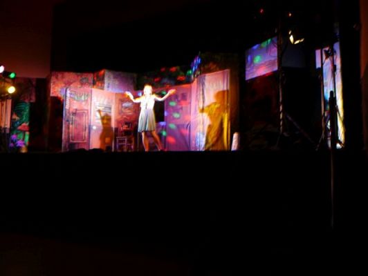  Grafika #5: Wyjście na proekologiczne przedstawienie edukacyjne pt. Dorotka po drugiej stronie tęczy grafika