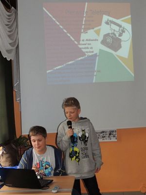  Grafika #1: Z robotami za pan brat grafika