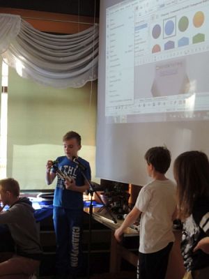  Grafika #3: Z robotami za pan brat grafika