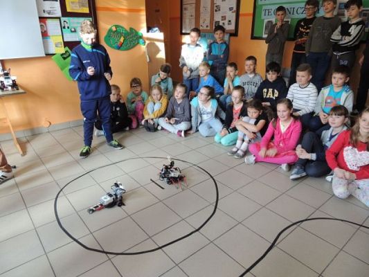  Grafika #8: Z robotami za pan brat grafika