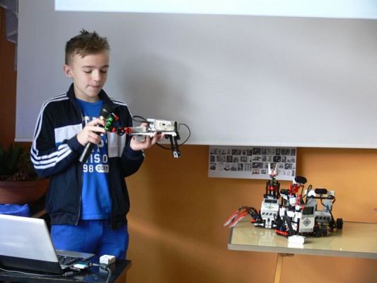  Grafika #12: Z robotami za pan brat grafika