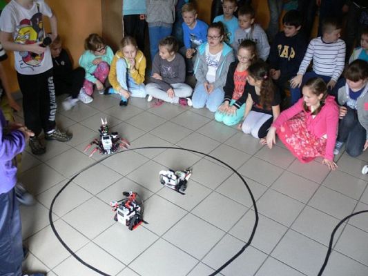  Grafika #14: Z robotami za pan brat grafika