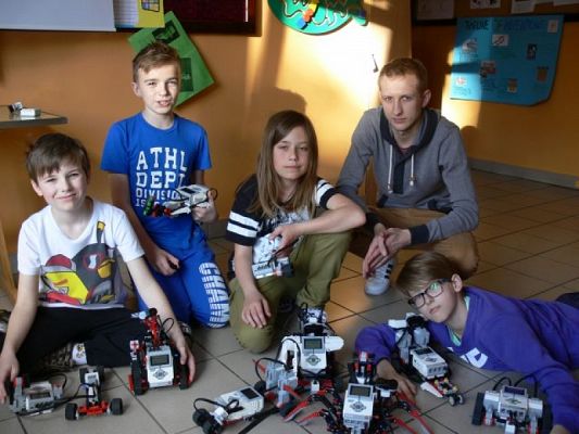  Grafika #16: Z robotami za pan brat grafika