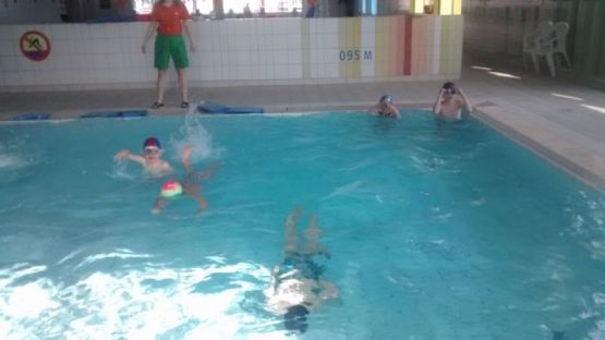  Grafika #4: Zajęcia na basenie grafika