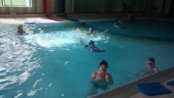 Grafika #5: Zajęcia na basenie grafika