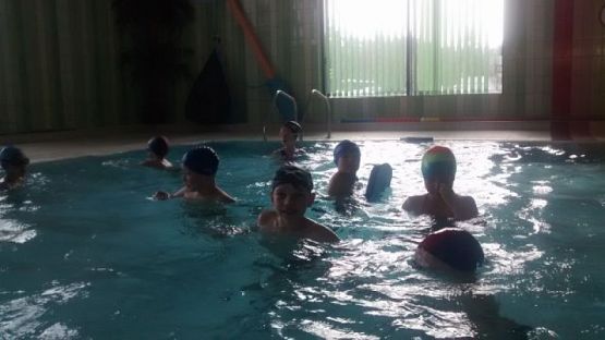  Grafika #8: Zajęcia na basenie grafika