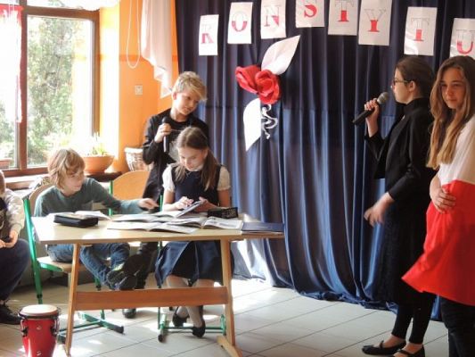  Grafika #6: Uroczysty apel z okazji rocznicy uchwalenia Konstytucji 3 Maja grafika