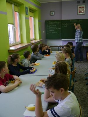  Grafika #1: Słodkie zajęcia z języka angielskiego grafika