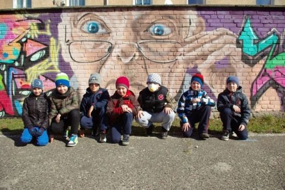  Grafika #4: Graffiti is the rhythm of the city grafika