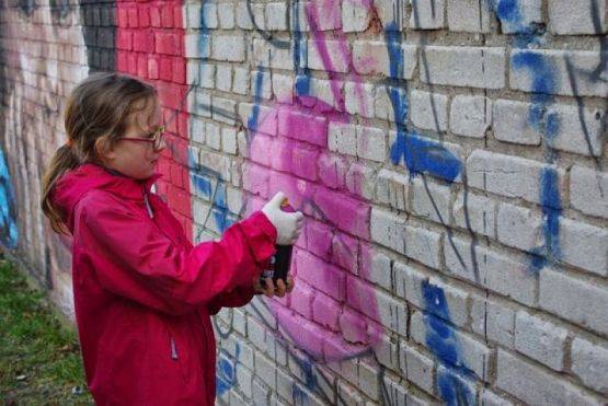  Grafika #6: Graffiti is the rhythm of the city grafika