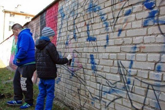  Grafika #7: Graffiti is the rhythm of the city grafika