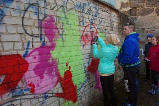  Grafika #9: Graffiti is the rhythm of the city grafika