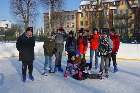  Grafika #16: WF ZIMĄ NA LODOWISKU grafika