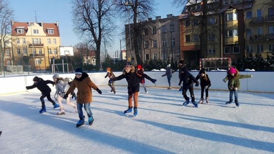  Grafika #37: WF ZIMĄ NA LODOWISKU grafika