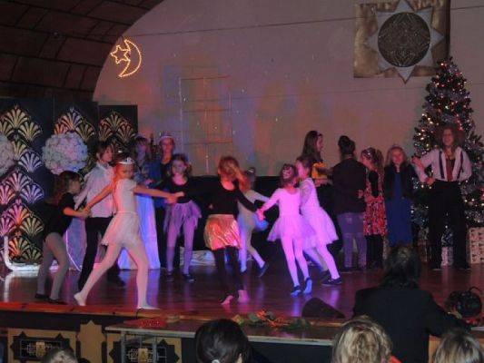  Grafika #0: Wyjście na spektakl baletowy Dziadek do orzechów grafika