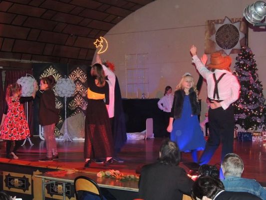  Grafika #2: Wyjście na spektakl baletowy Dziadek do orzechów grafika