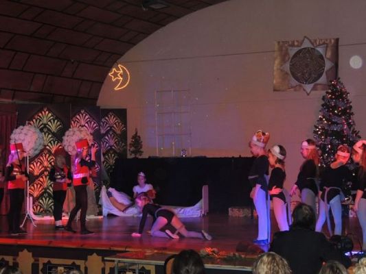  Grafika #5: Wyjście na spektakl baletowy Dziadek do orzechów grafika