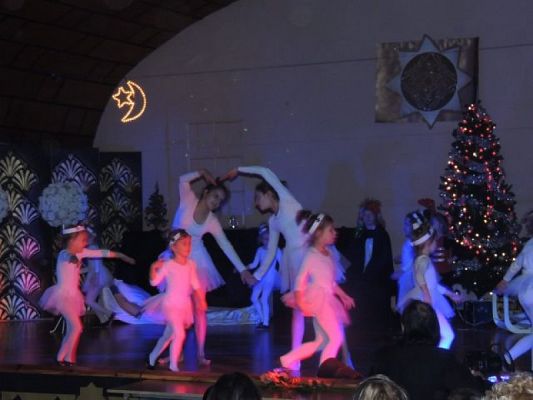  Grafika #6: Wyjście na spektakl baletowy Dziadek do orzechów grafika