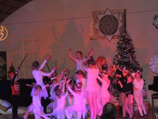  Grafika #7: Wyjście na spektakl baletowy Dziadek do orzechów grafika