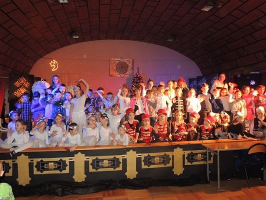  Grafika #8: Wyjście na spektakl baletowy Dziadek do orzechów grafika