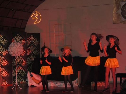  Grafika #13: Wyjście na spektakl baletowy Dziadek do orzechów grafika