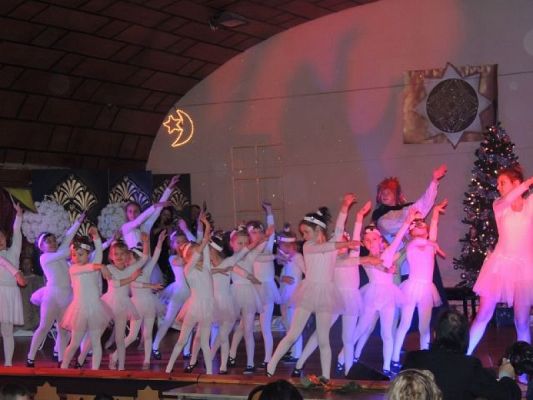  Grafika #15: Wyjście na spektakl baletowy Dziadek do orzechów grafika