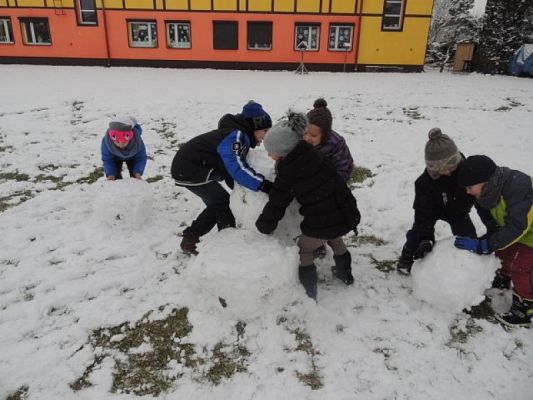  Grafika #3: Zabawy na śniegu grafika