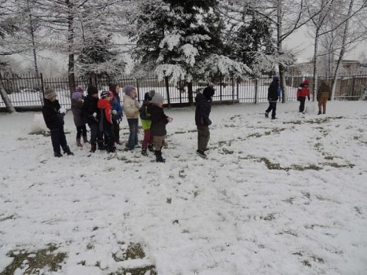  Grafika #6: Zabawy na śniegu grafika