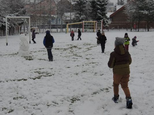  Grafika #7: Zabawy na śniegu grafika