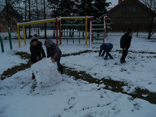  Grafika #9: Zabawy na śniegu grafika