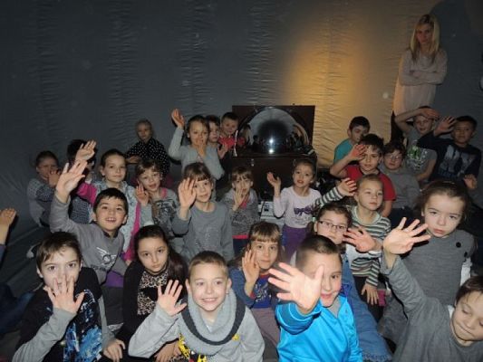  Grafika #1: Mobilne Planetarium grafika