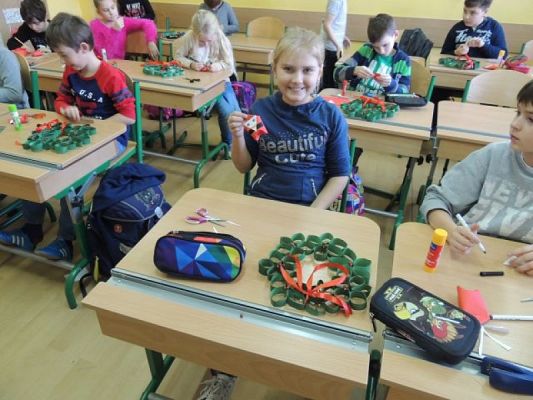  Grafika #0: Bożonarodzeniowe ozdoby w wykonaniu IIIb grafika