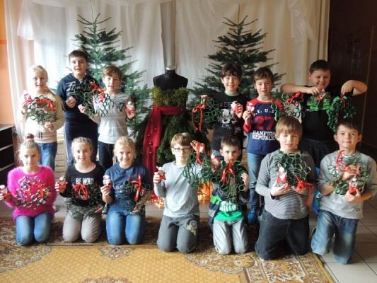  Grafika #5: Bożonarodzeniowe ozdoby w wykonaniu IIIb grafika