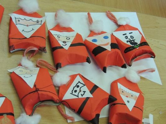  Grafika #4: Bożonarodzeniowe ozdoby w wykonaniu IIIb grafika