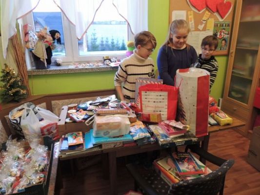  Grafika #1: Podziękowanie dla rodziców i uczniów SJSP w zorganizowaniu paczek dla potrzebujących rodzin grafika