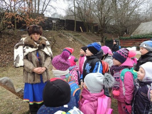  Grafika #16: Pierwszaki na Przystanku Świętego Mikołaja grafika