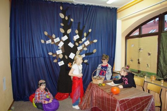  Grafika #1: Dziś cień wosku ci ukaże, co ci życie niesie w darze grafika