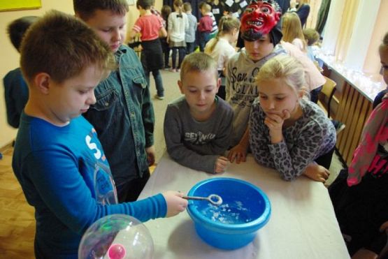  Grafika #5: Dziś cień wosku ci ukaże, co ci życie niesie w darze grafika