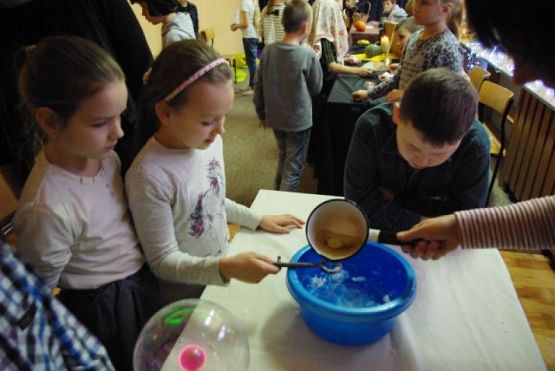  Grafika #6: Dziś cień wosku ci ukaże, co ci życie niesie w darze grafika