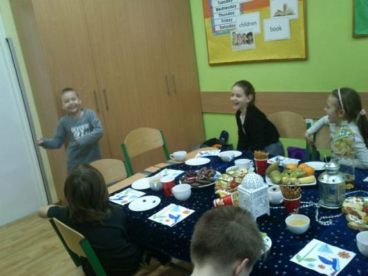  Grafika #17: Dziś cień wosku ci ukaże, co ci życie niesie w darze grafika