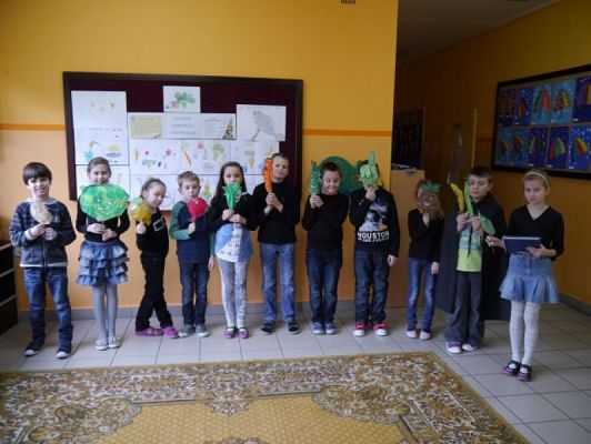 Grafika #0: Inscenizacja wiersza Na straganie grafika