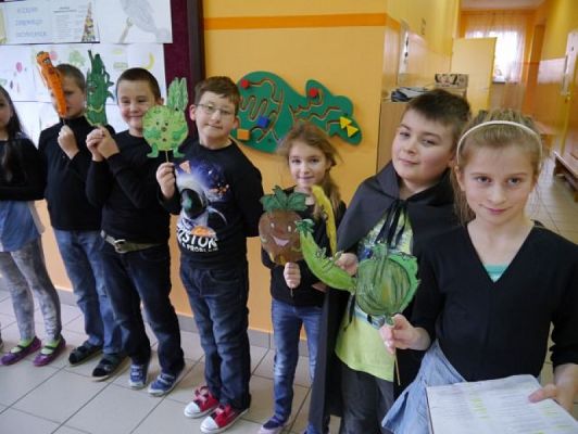 Grafika #3: Inscenizacja wiersza Na straganie grafika