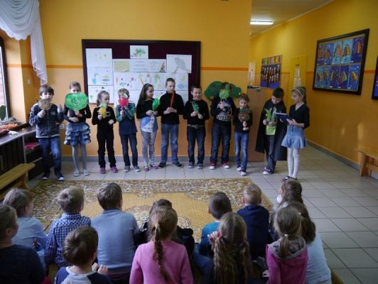 Grafika #5: Inscenizacja wiersza Na straganie grafika