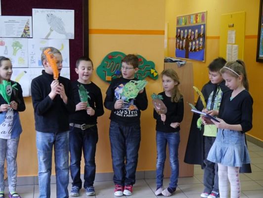 Grafika #6: Inscenizacja wiersza Na straganie grafika