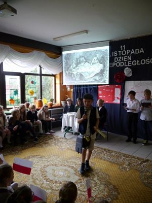  Grafika #2: Uroczysty Apel z Okazji Rocznicy Odzyskania Niepodległości grafika