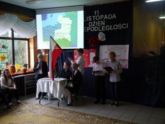  Grafika #5: Uroczysty Apel z Okazji Rocznicy Odzyskania Niepodległości grafika