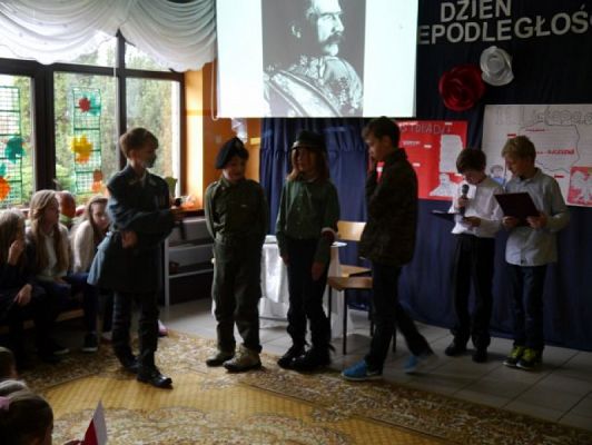  Grafika #6: Uroczysty Apel z Okazji Rocznicy Odzyskania Niepodległości grafika