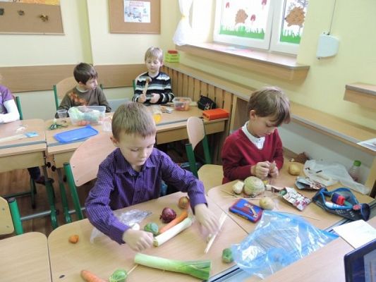 Grafika #0: Warzywne kukiełki grafika