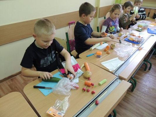 Grafika #2: Warzywne kukiełki grafika