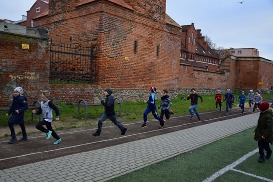  Grafika #3: ROZSTRZYGNIĘCIE SZKOLNYCH ELIMINACJI DO BIEGU MIKOŁAJKOWEGO grafika